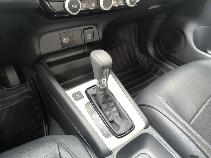 Honda Fit — фото 12