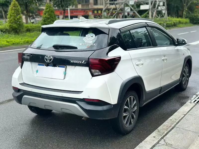 Toyota Yaris L — фото 6