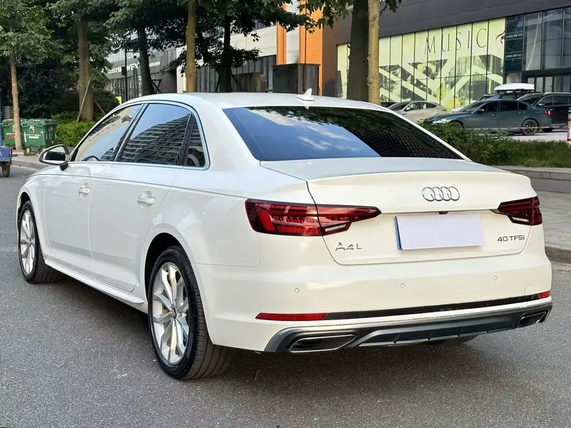 Audi A4L 40 TFSI стиль VI — фото 4