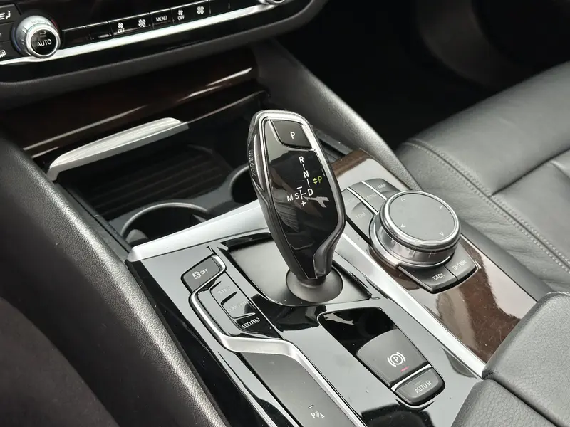 BMW 5 Series — фото 11