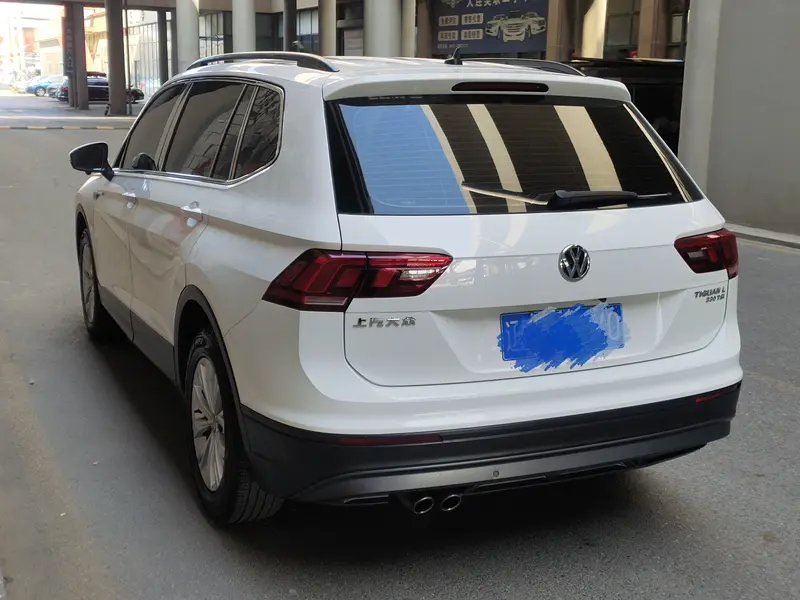 Volkswagen Tiguan L — фото 4
