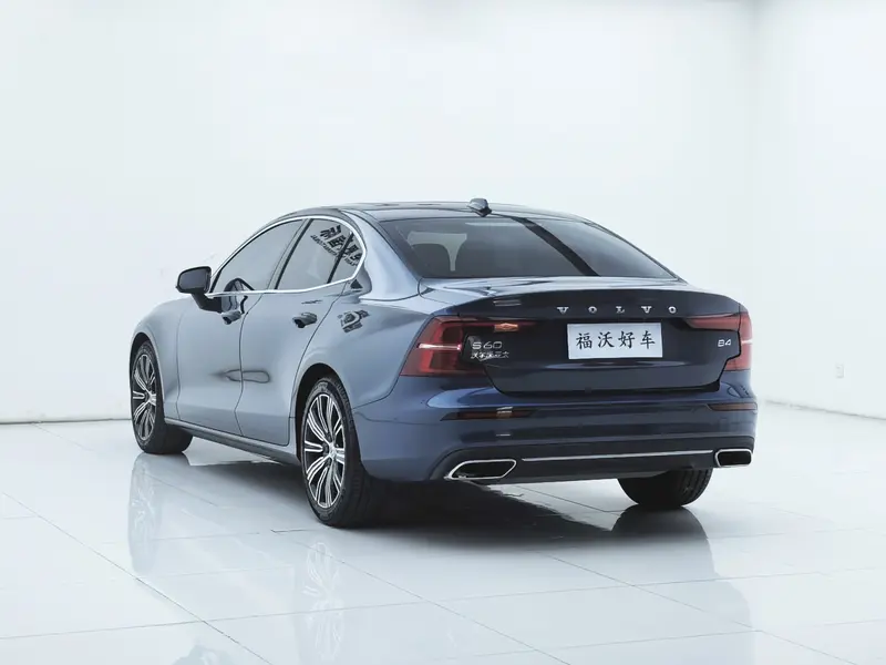 Volvo S60 — фото 4