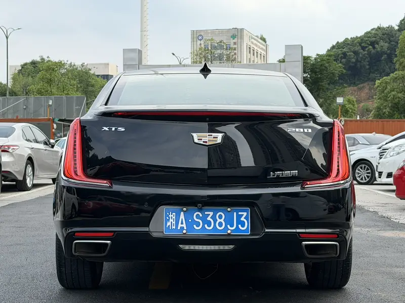 Cadillac XTS — фото 4