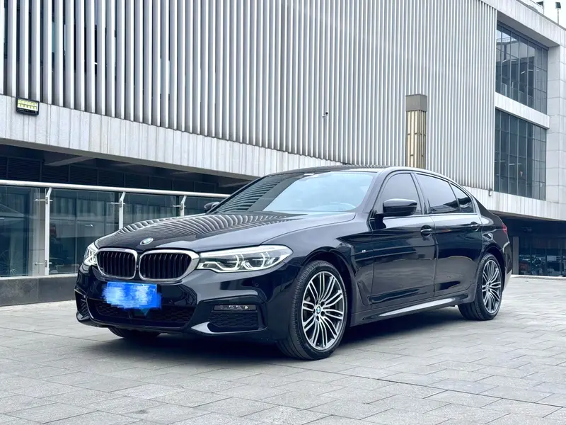 BMW 5 Series — фото 1