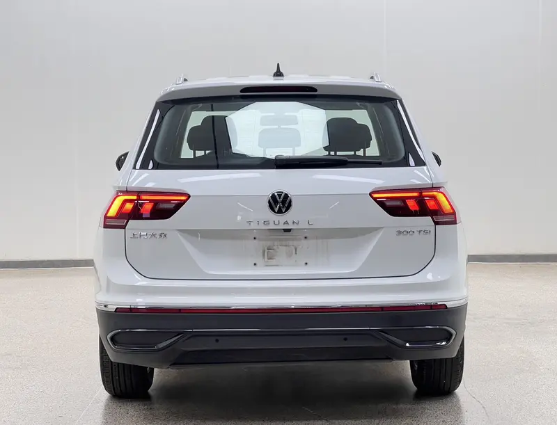 Volkswagen Tiguan L — фото 6