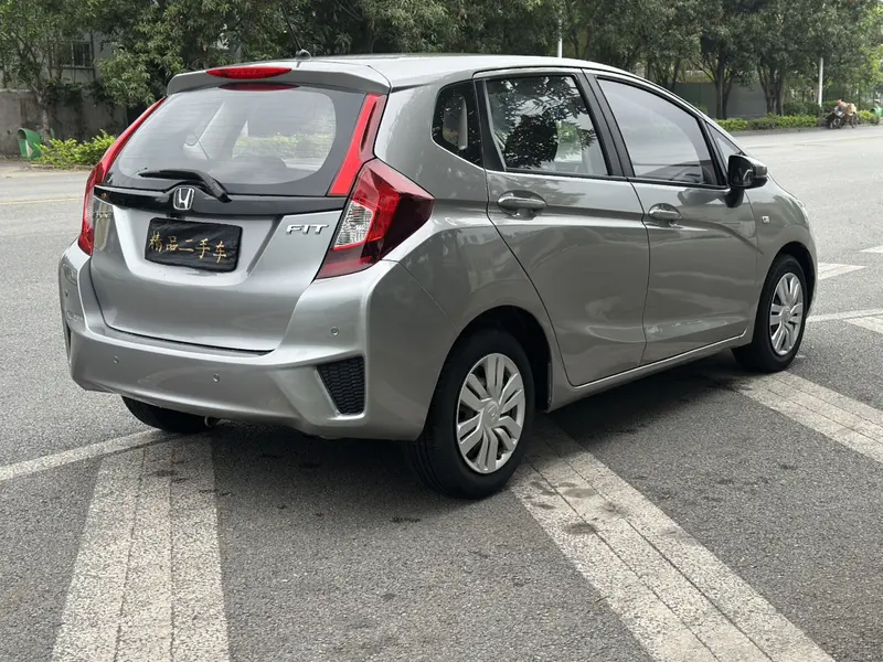 Honda Fit — фото 6