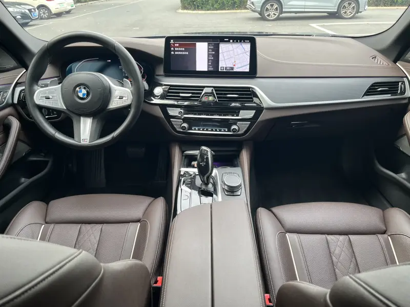 BMW 5 530 Li M Sport Package — фото 9