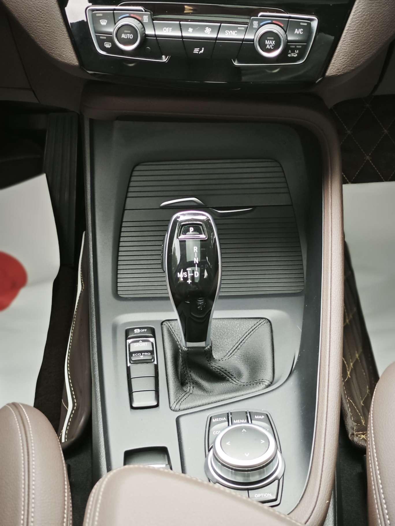 BMW X1: фотография 13 из 15