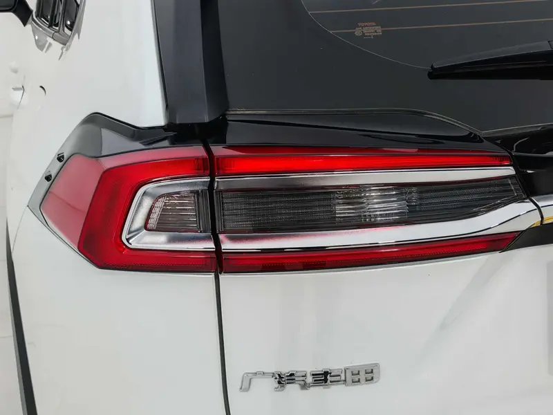 Toyota Wildlander — фото 10