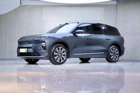 Nio ES8