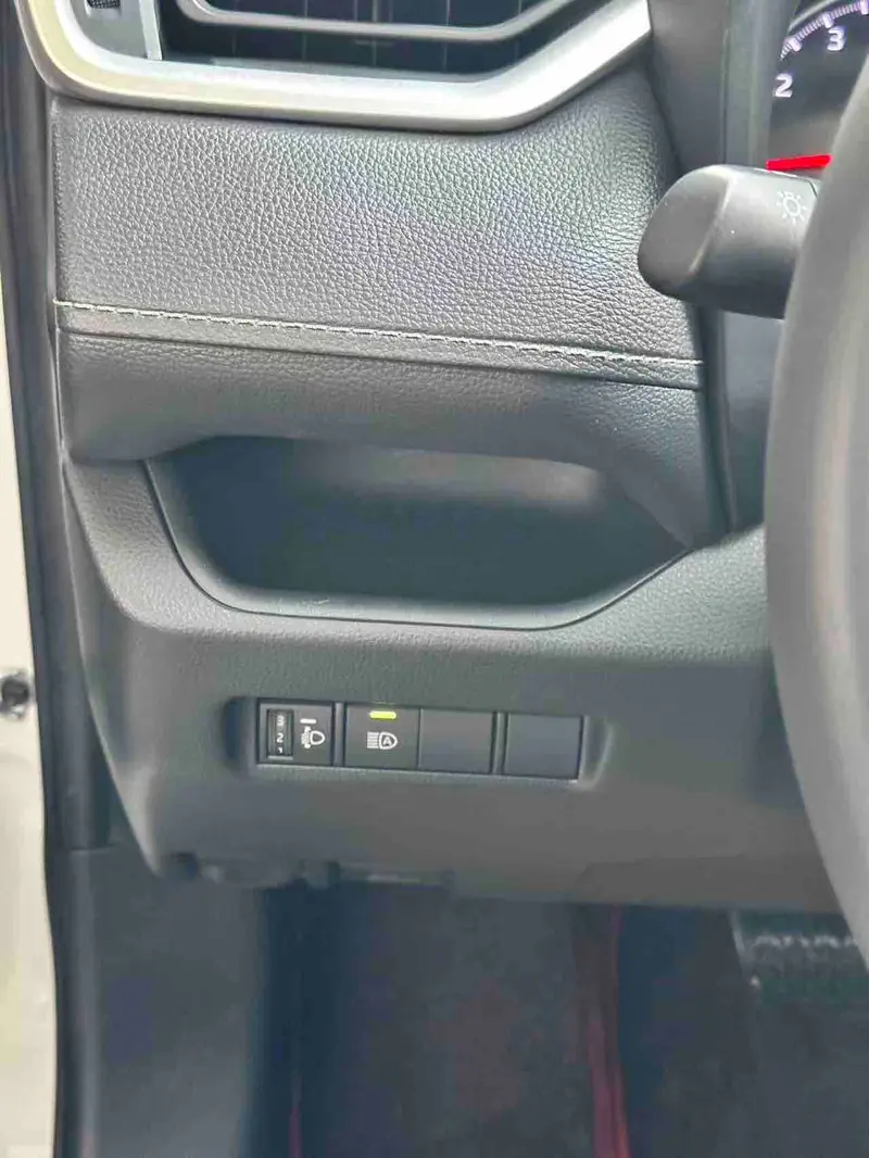 Toyota Wildlander — фото 12