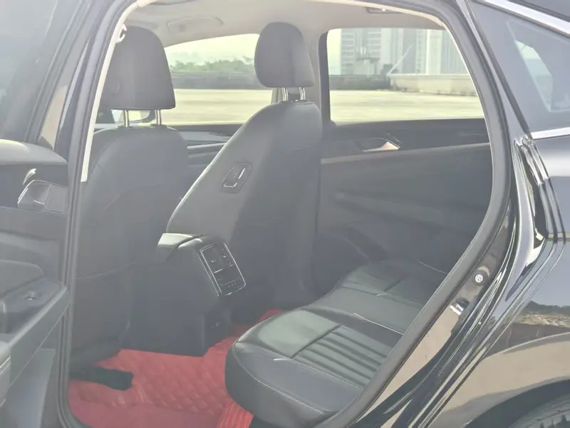 Volkswagen Passat — фото 8