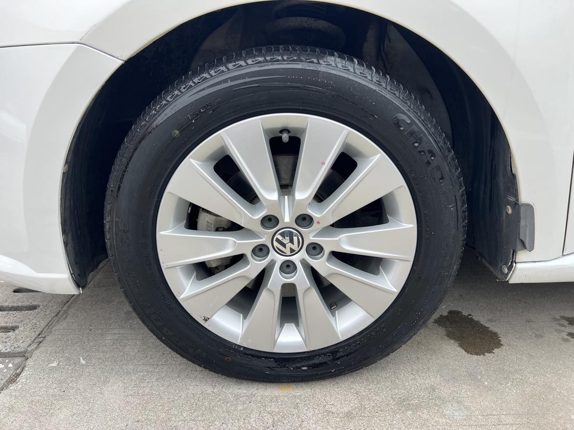 Volkswagen Lavida 2013 1.6L AT Luxury