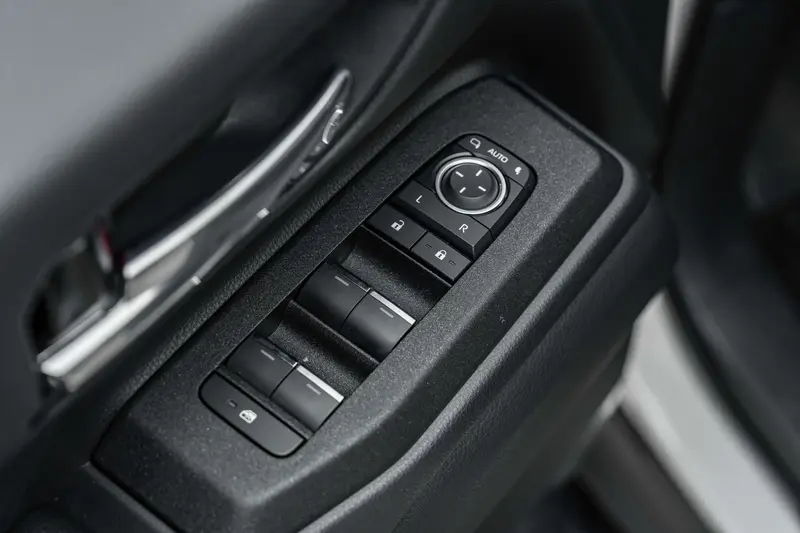 Toyota Prado — фото 19
