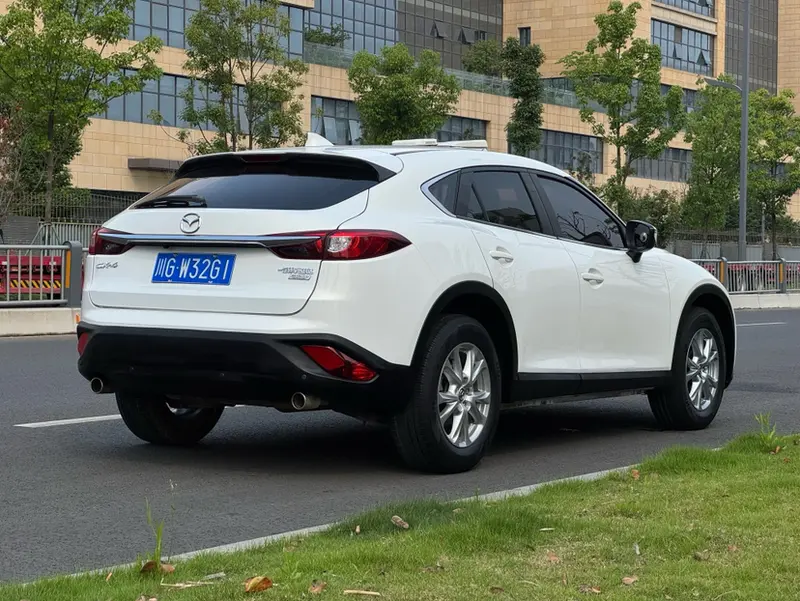 Mazda CX-4 2.0 L AT 2 WD V — фото 7