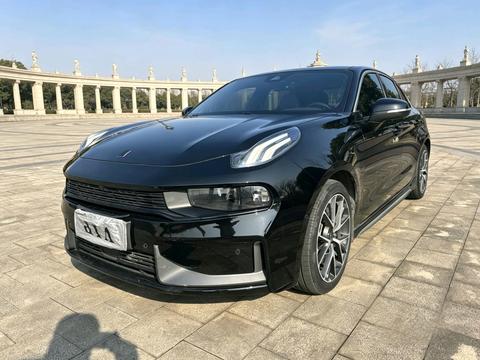 Lynk & Co 03