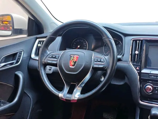 Roewe i6 Classic — фото 16