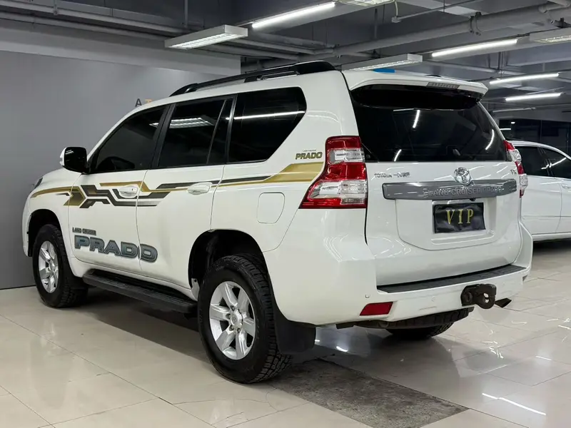 Toyota Prado — фото 4