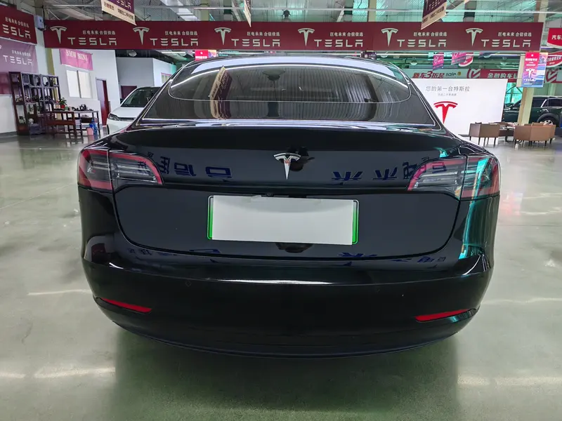 Tesla Model 3 — фото 3