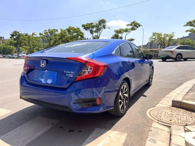 Honda Civic — фото 5