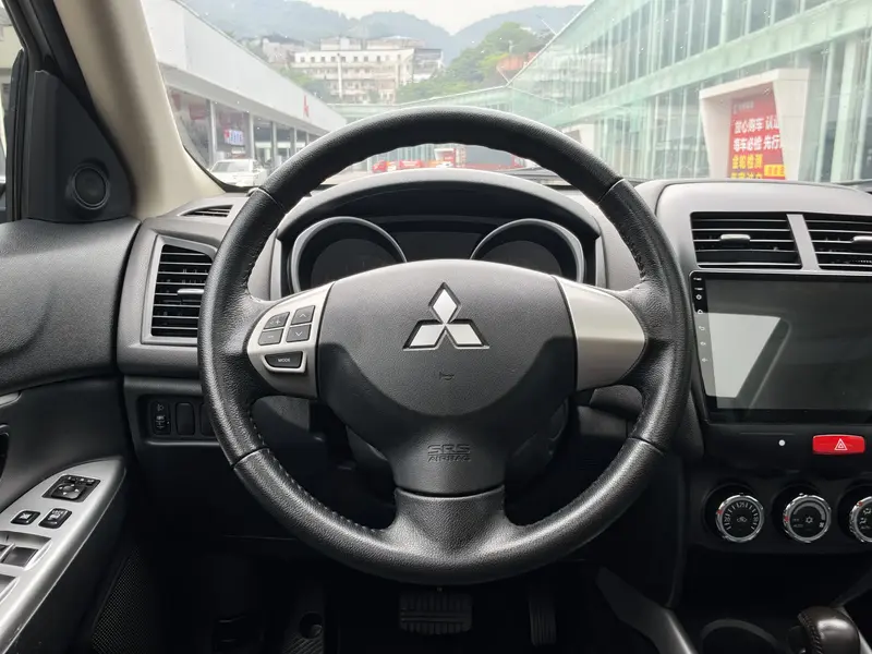 Mitsubishi ASX — фото 9