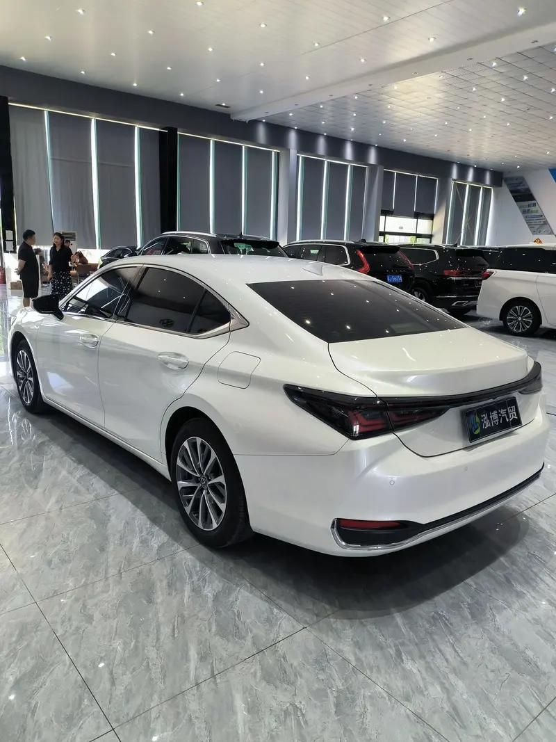 Lexus ES — фото 4