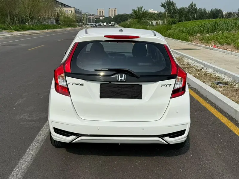Honda Fit — фото 5