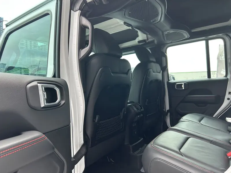 Jeep Wrangler — фото 15