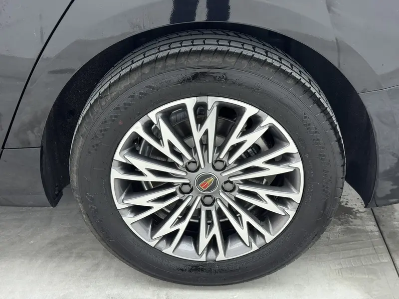 Hongqi H5 — фото 11