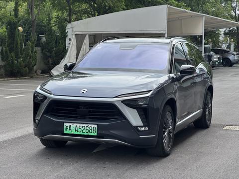 Nio ES8