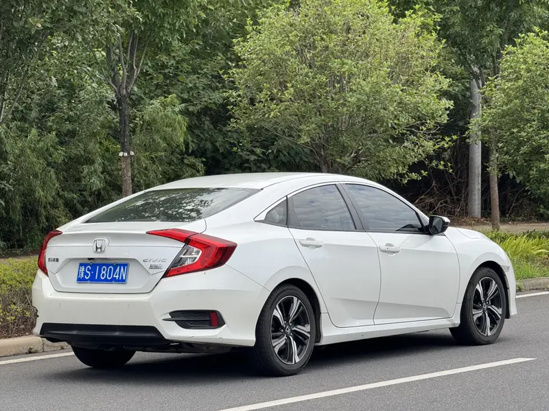 Honda Civic — фото 6