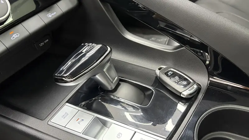 Hyundai Elantra — фото 10