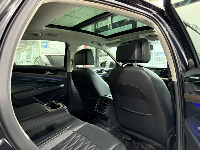 Volkswagen Passat — фото 13