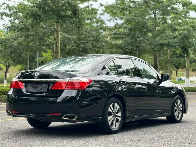 Honda Accord — фото 6