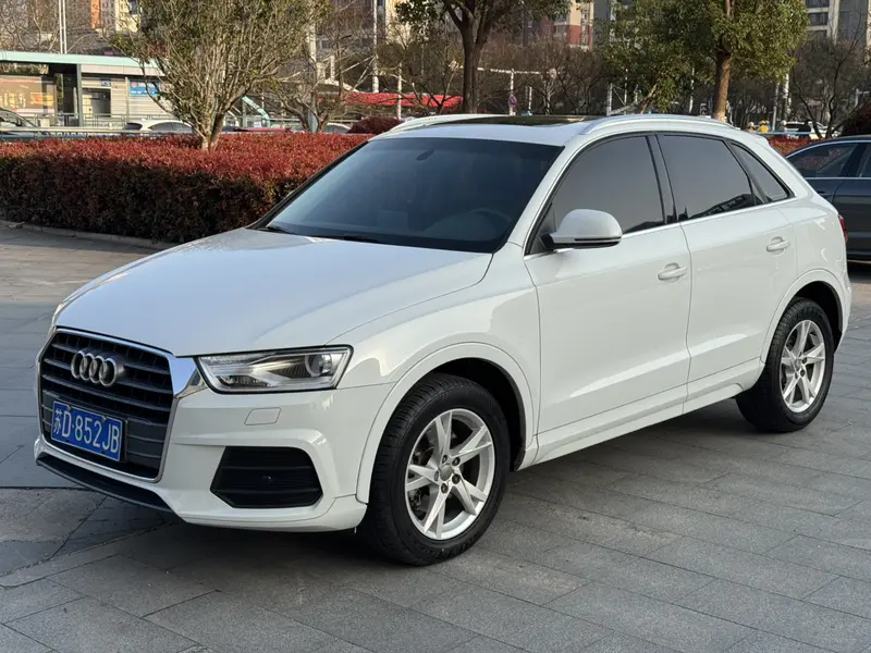 Audi Q3 — фото 1