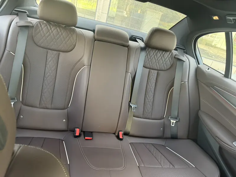 BMW 5 Series — фото 10