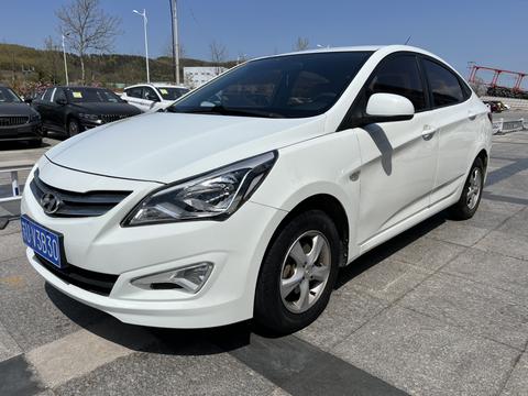 Hyundai Reina