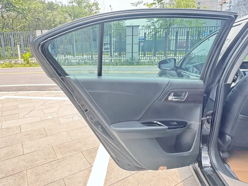 Honda Accord — фото 20