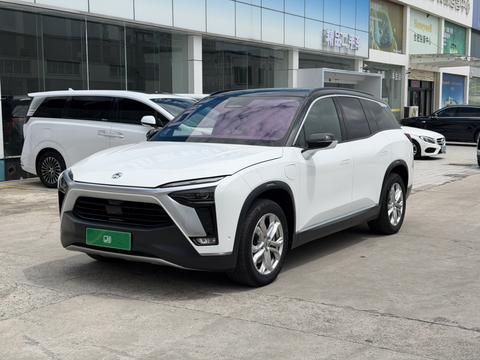 Nio ES8