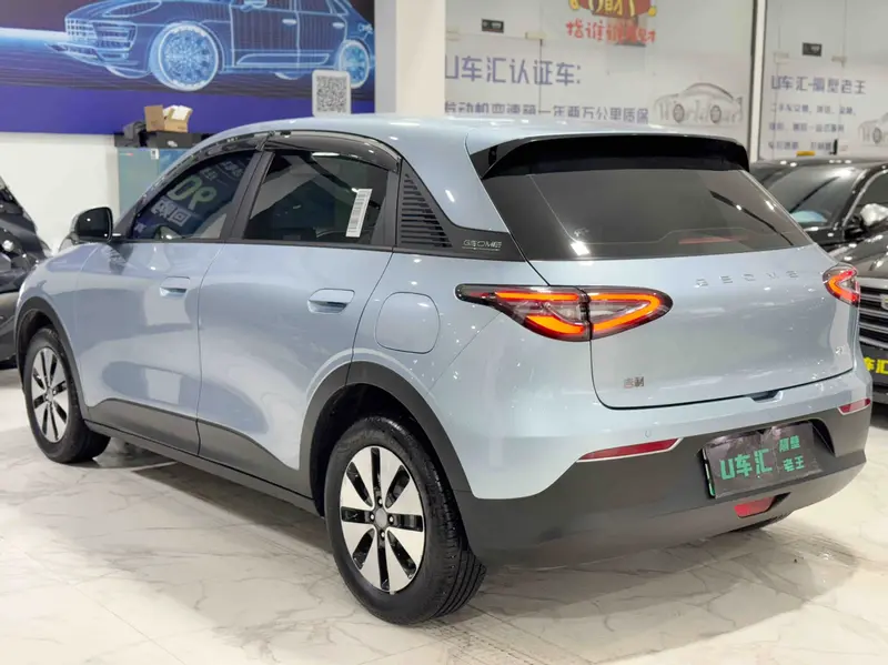 Geely Galaxy Starwish — фото 4