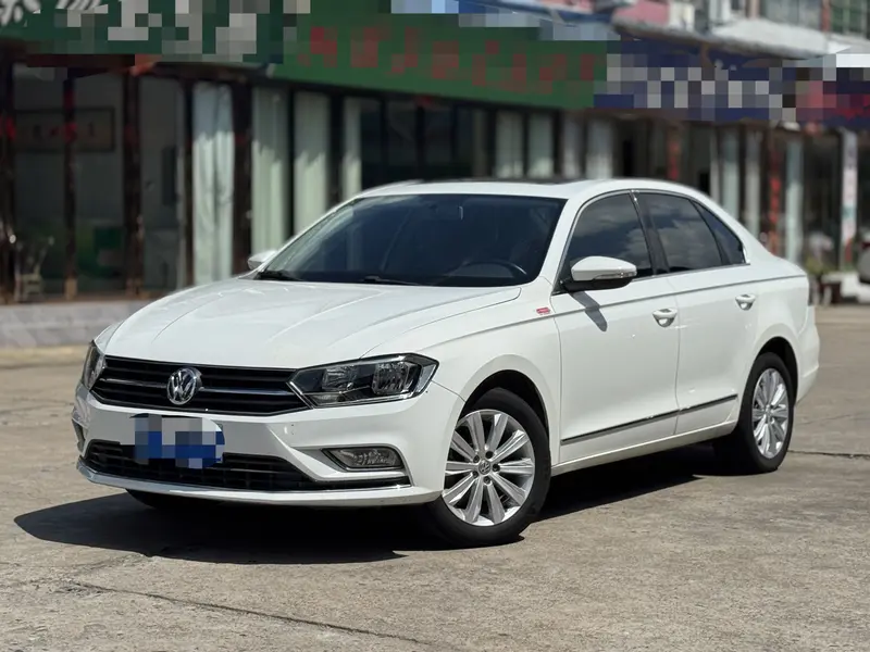 Volkswagen Bora 1.6 L MT Comfort