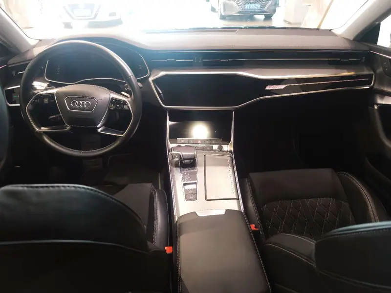 Audi A7L — фото 5