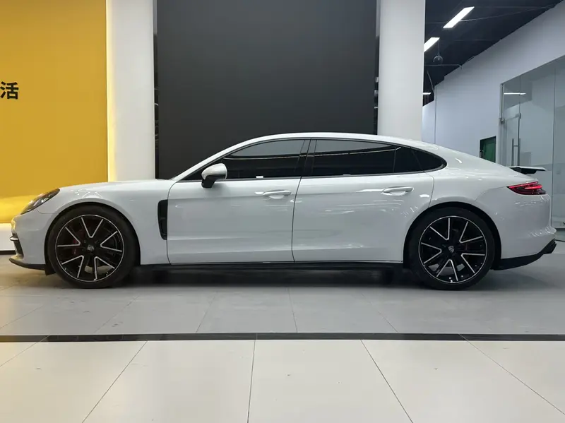 Porsche Panamera 3.0 T — фото 2
