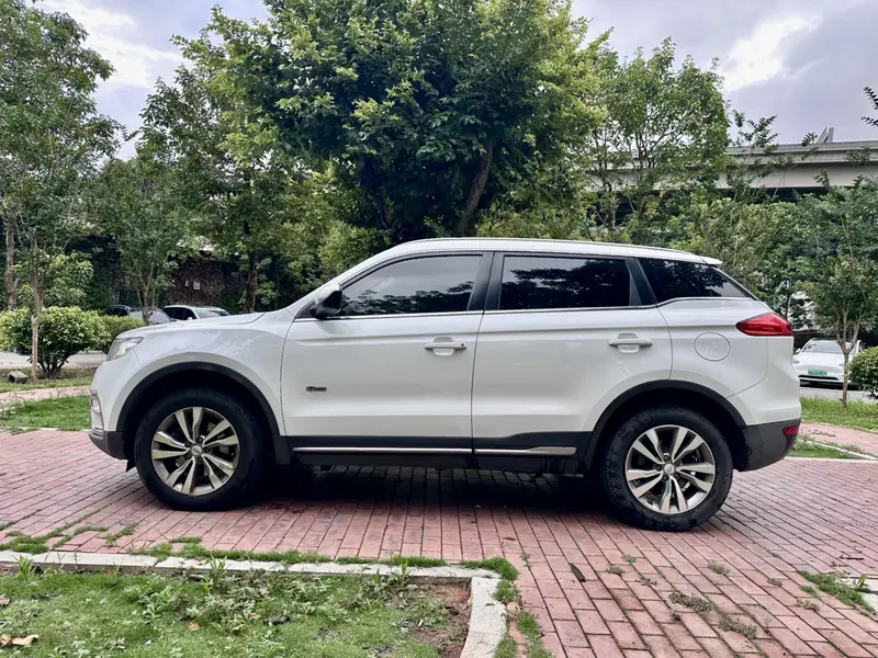 Geely Atlas (Boyue) — фото 3