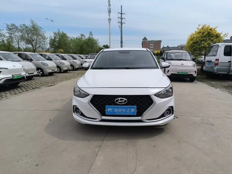 Hyundai Elantra — фото 2