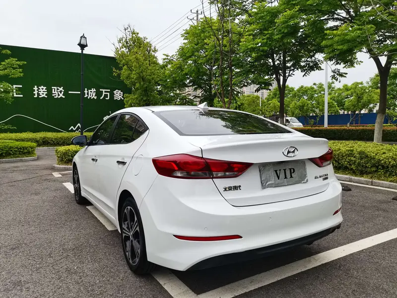 Hyundai Elantra 1.4 T · — фото 4