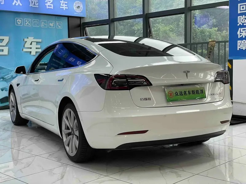Tesla Model 3 RWD — фото 4