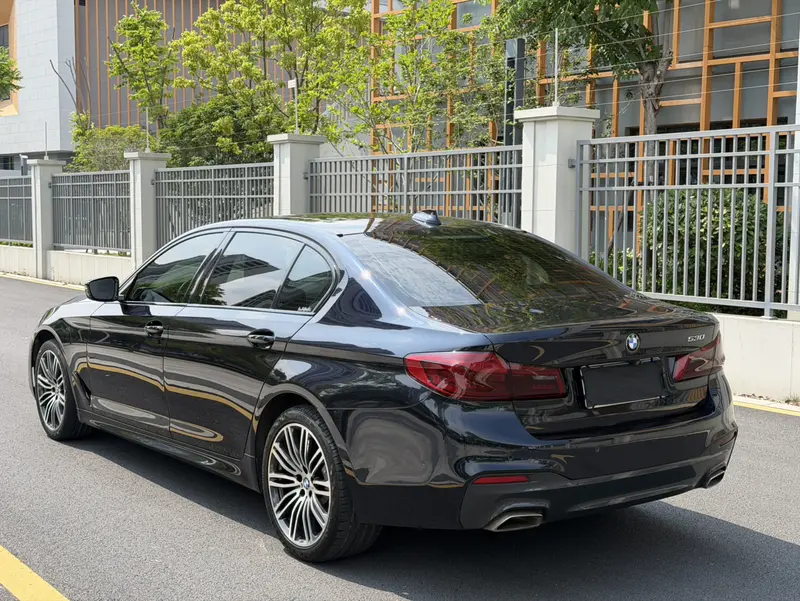 BMW 5 Series — фото 4