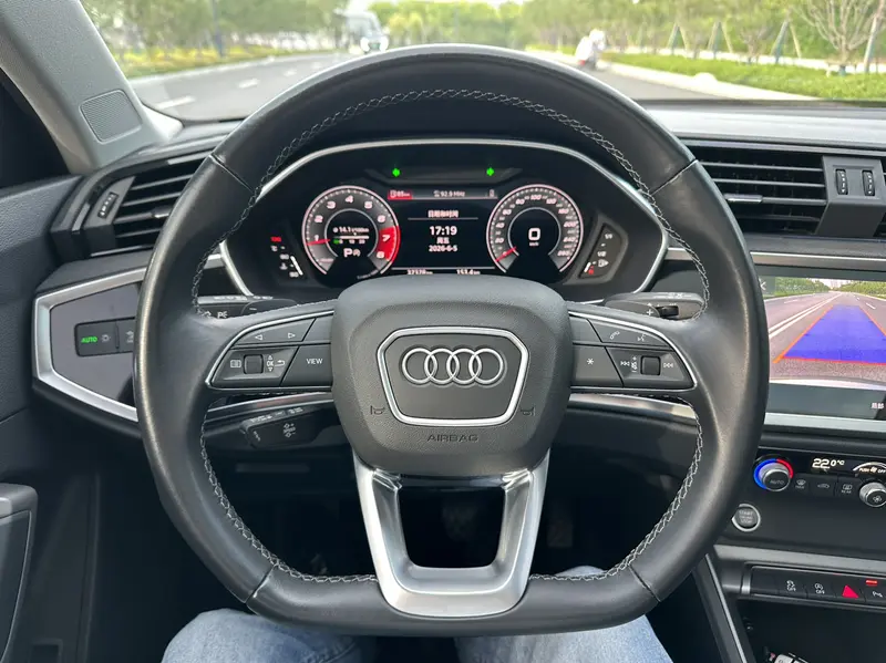 Audi Q3 — фото 9