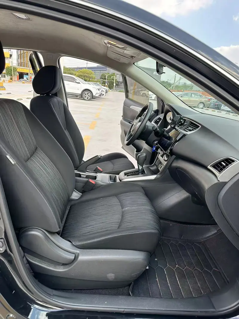Nissan Sylphy 1.6 XE CVT комфорт — фото 13
